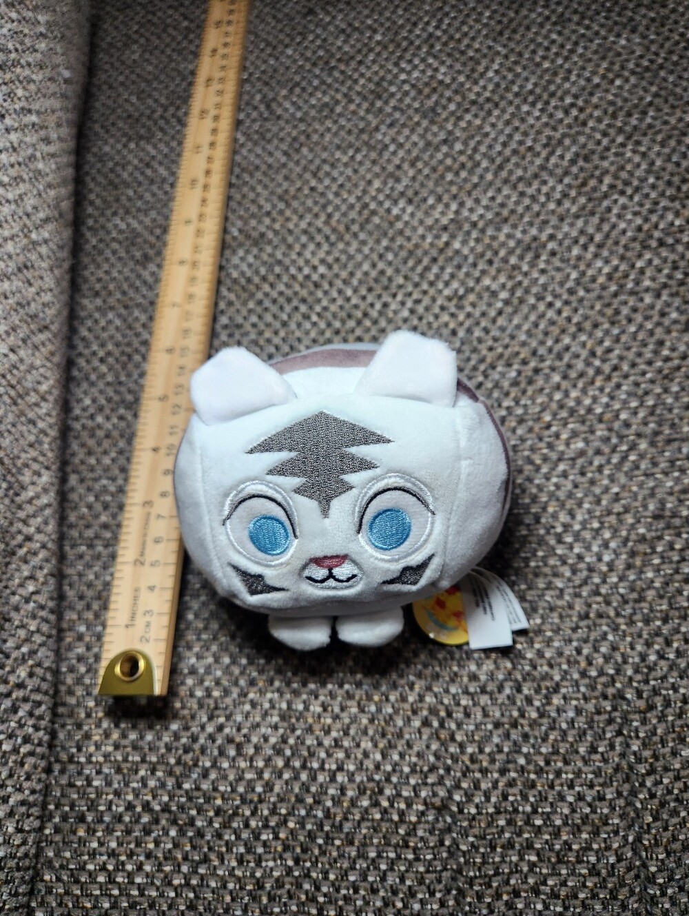 white tiger mystery plush toy from Series 2 of Roblox Pet Simulator X NWT
